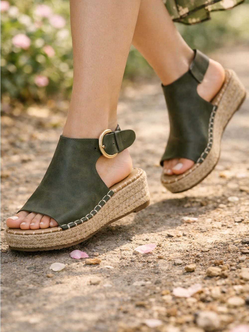 Catherine Malandrino Olive Green Espadrille Wedge Sandals Size 9 Preppy Travel - Picture 2 of 12